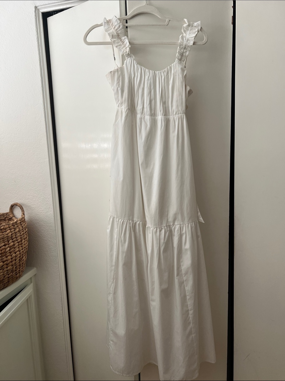 Abercrombie & Fitch White Ruffle Strap Maxi Dress